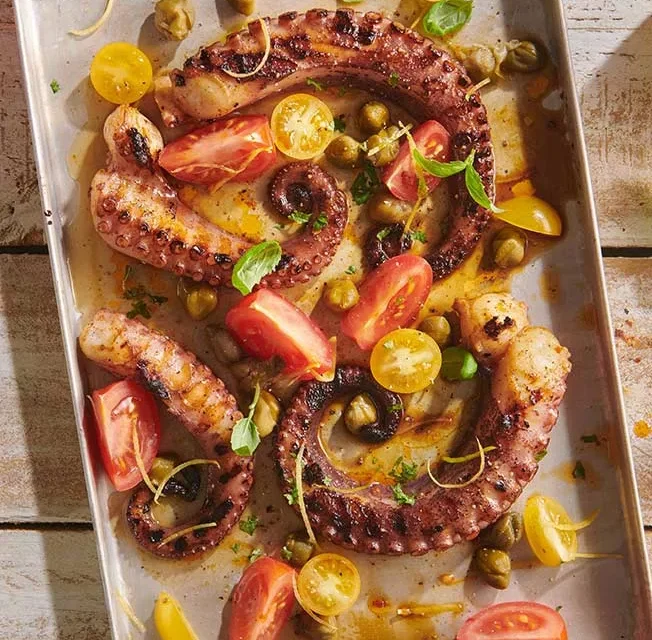 https://www.arapsukrucetin.com/wp-content/uploads/2026/06/csm_1235_recipe_page_grilled_octopus_with_ponzu_sauce_and_capers_Mobile_b3aefb518c-652x640.webp